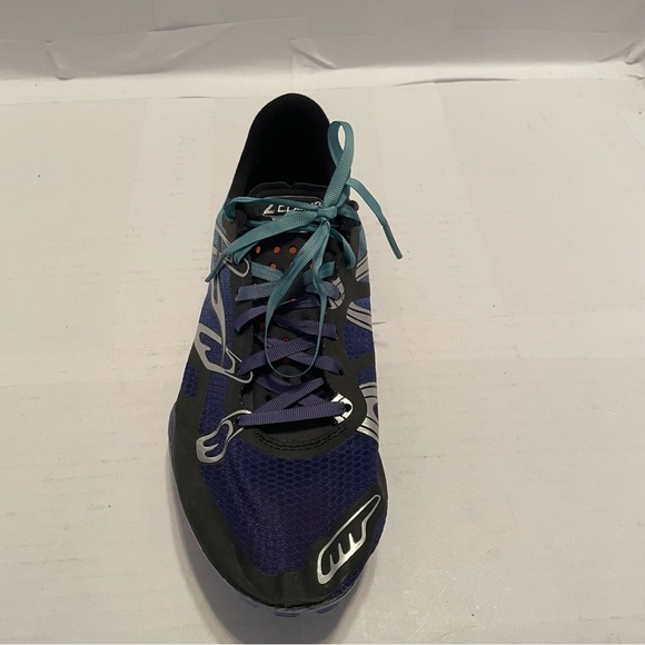 Brooks spiked track shoes size 8 - Picture 3 of 8